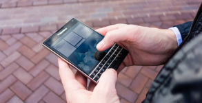 BlackBerry-Passport-Review